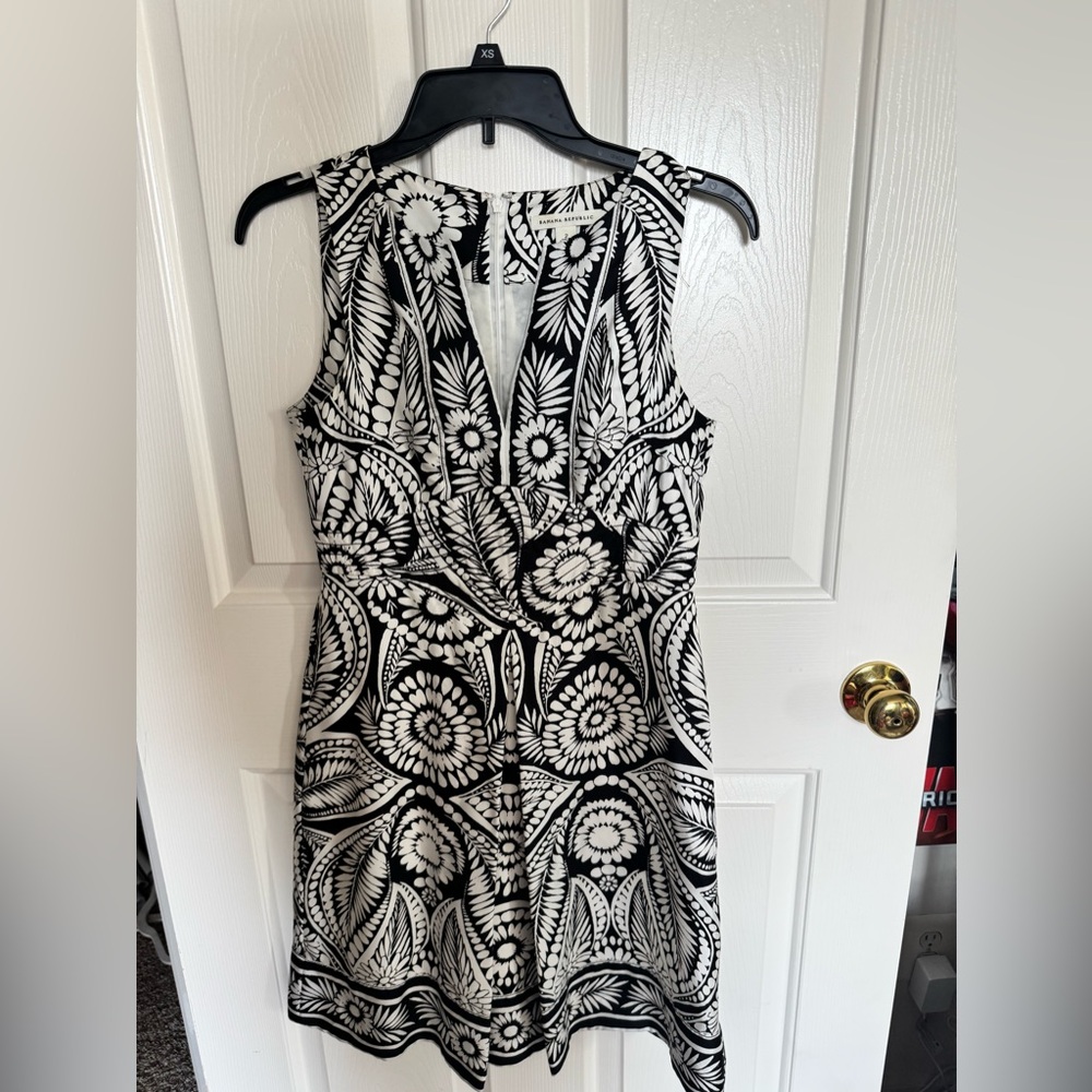 Banana Republic Black and White Floral Women's Dress